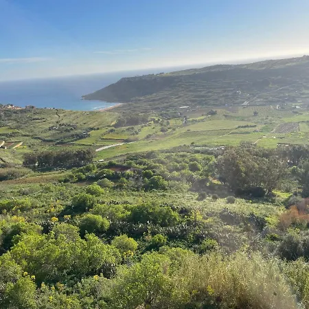 Апартаменты Entire With Ramla Bay View Il-Pergla